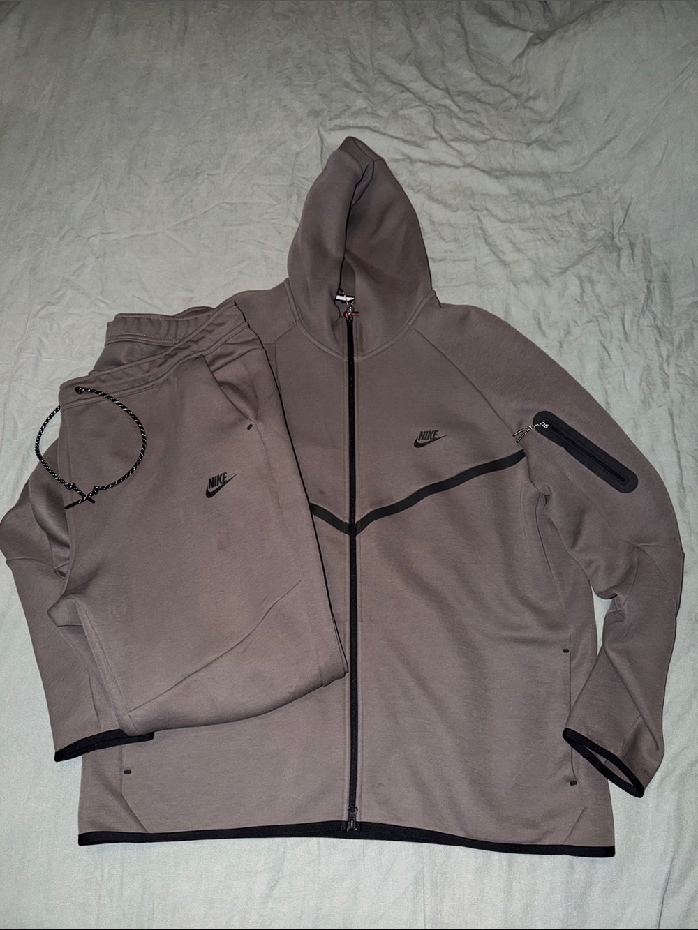 Men’s Nike Tech Fleece Tracksuit (Taupe Brown)